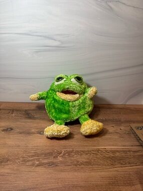 Dan Dee Giggle Frog Talking Hand Puppet Plush Ribbit Sound Working